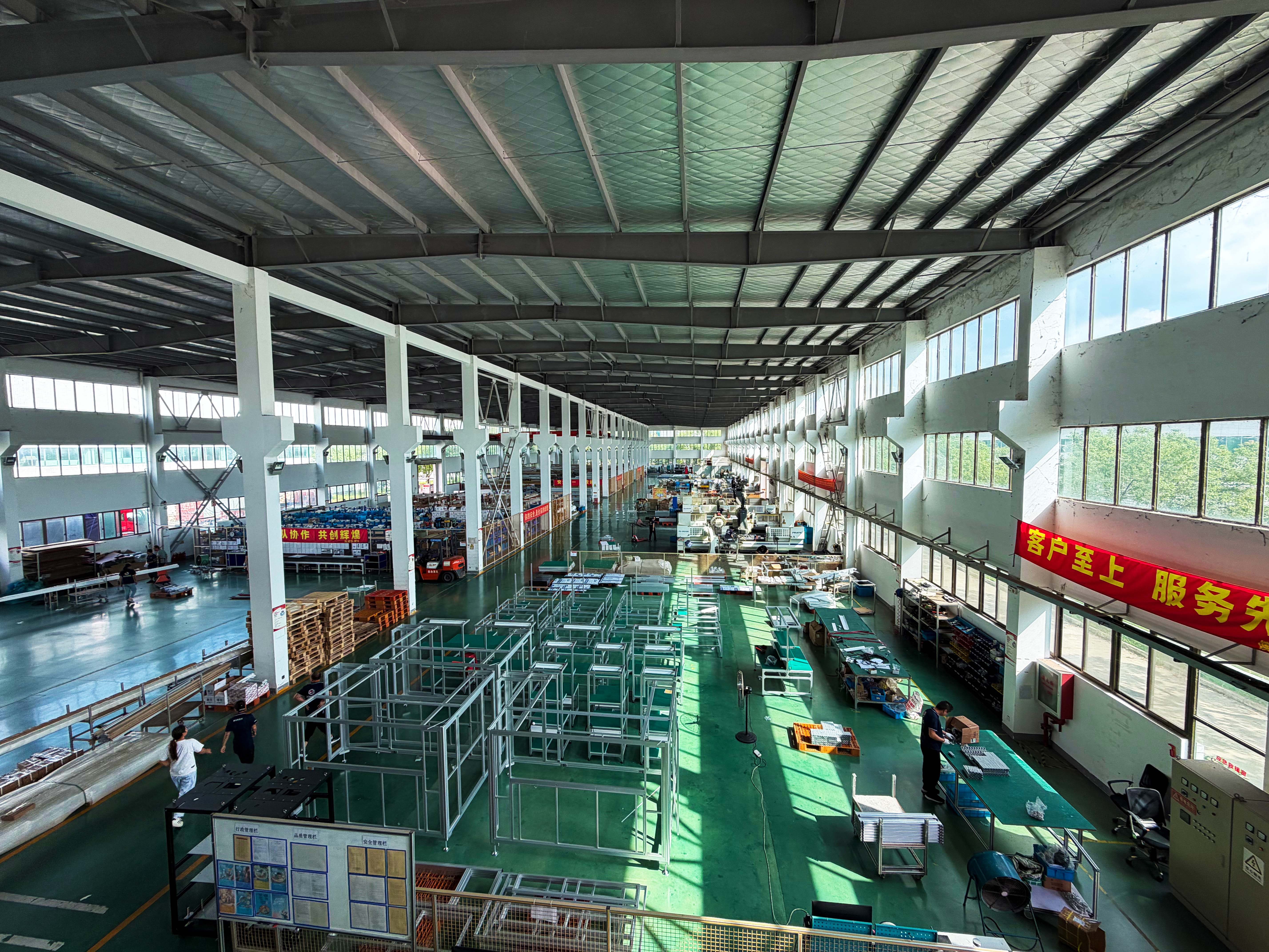 工業(yè)鋁型材擠壓工藝差異及高純度定制廠家推薦